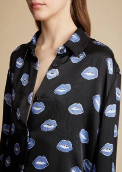 The Argo Top In Black With Cornflower Lip Print -Fashion Girl Sales Shop ARGO BLACK CORNFLOWER 0052