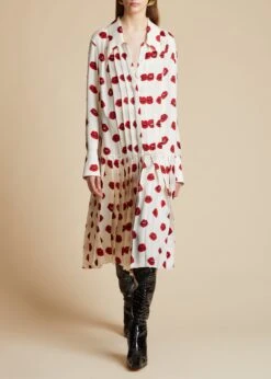 The Helli Dress In Cream With Red Lip Print