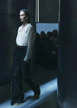 The Krisla Pant In Black Suede -Fashion Girl Sales Shop KHAITE FL23 RUNWAY LOOK18 1980162e c6cd 43cd b681 b014d25efb15