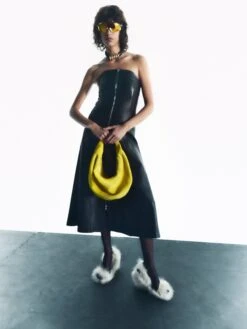 The Valerie Dress In Black Leather 12 The Valerie Dress In Black Leather -Fashion Girl Sales Shop KHAITE RE23 HANNATVEITE 09