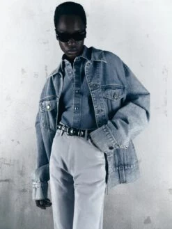 The Argo Top In Bryce -Fashion Girl Sales Shop KHAITE SP23 EDITORIAL 2 LOOK1 AO acbf8723 5144 44b8 aa11 3789f738198e