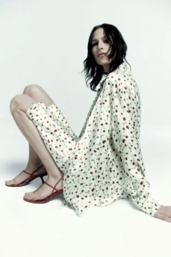 The Argo Top In Rose Print 12 The Argo Top In Rose Print -Fashion Girl Sales Shop KHAITE SP23 EDITORIAL 3 LOOK5 JC