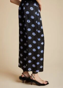 The Mindy Pant In Black With Cornflower Lip Print -Fashion Girl Sales Shop MINDY BLACK CORNFLOWER 0015