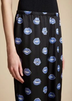 The Mindy Pant In Black With Cornflower Lip Print -Fashion Girl Sales Shop MINDY BLACK CORNFLOWER 0027